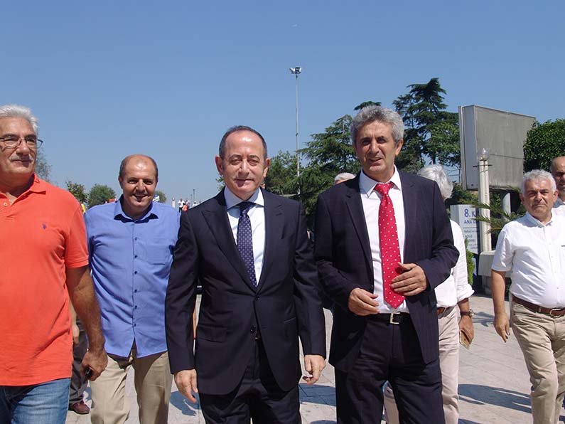 TBMM Başkan Vekili Akif Hamzaçebi Perpa'yı ziyaret etti