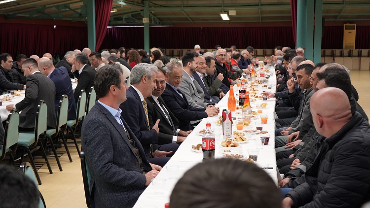 Ramazan Bayramı sonrasında, PERPA A ve B Blok Yönetimleri personeliyle A Blok Konferans Salonu’nda bir araya gelerek bayramlaştı.