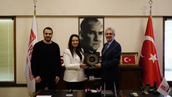 PERPA A Blok Yönetim Kurulu Başkanı Hasan SEZGİN’e Teşekkür Plaketi 