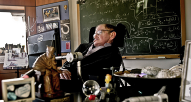 Stephen Hawking hayatını kaybetti…