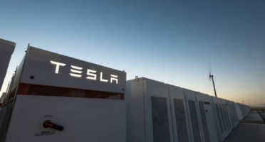 Tesla Dünya'nın En Büyük Lityum İyon Pilini Çalıştırdı